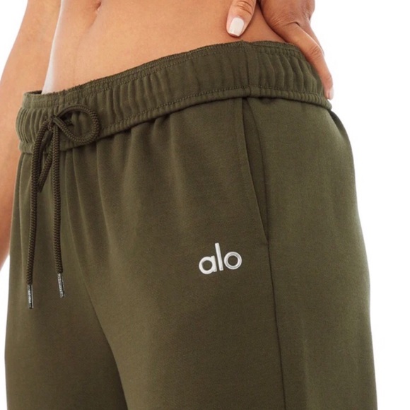 Alo Yoga Accolade Sweatpant Dark Olive M - Picture 4 of 14